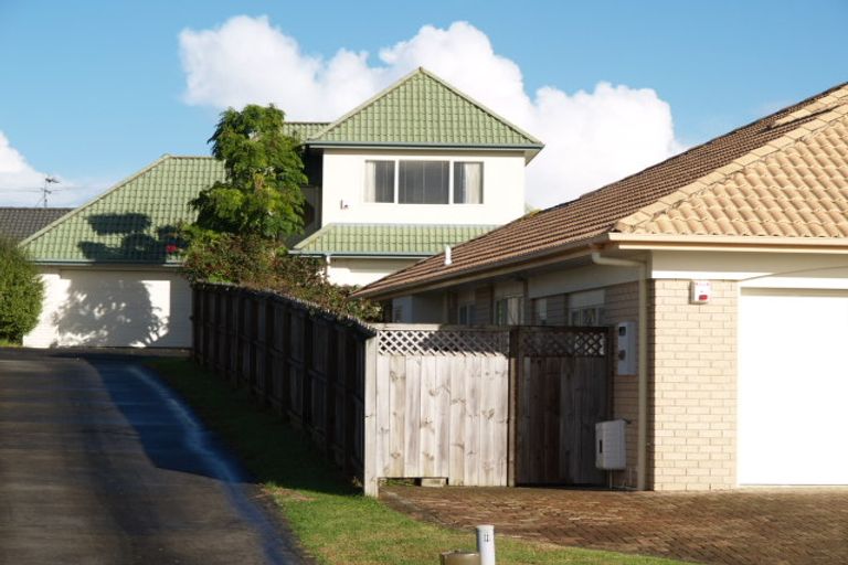 Photo of property in 89 Golfland Drive, Golflands, Auckland, 2013