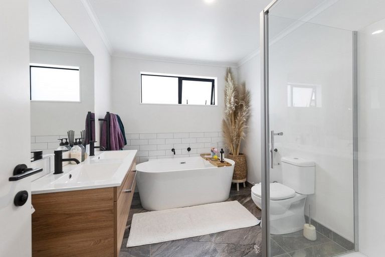 Photo of property in 112 Whenuapai Drive, Whenuapai, Auckland, 0618