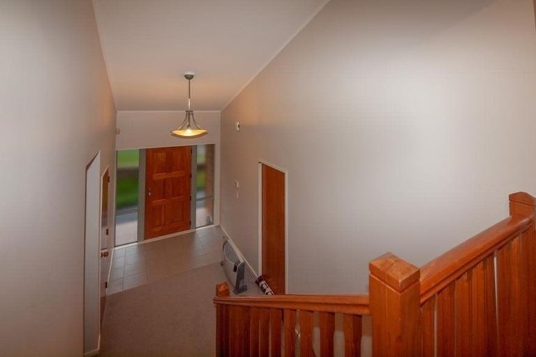 Photo of property in 10 Myers Grove, Churton Park, Wellington, 6037