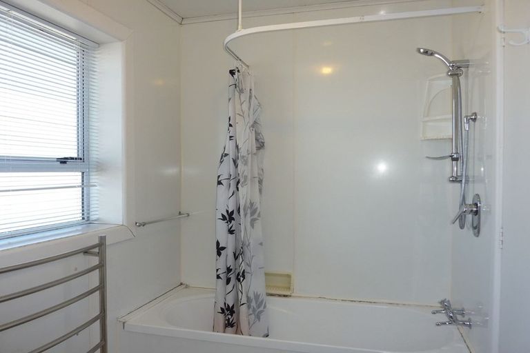 Photo of property in 90 Neill Street, Hornby, Christchurch, 8042