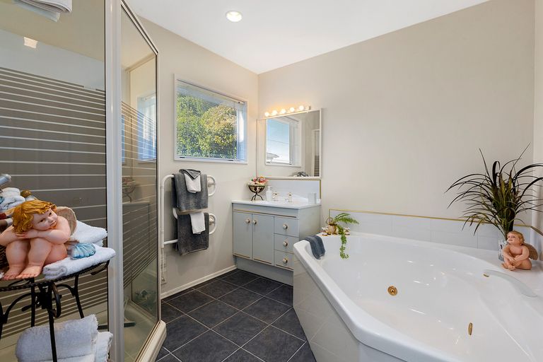 Photo of property in 4 Harbour Heights, Waverley, Dunedin, 9013