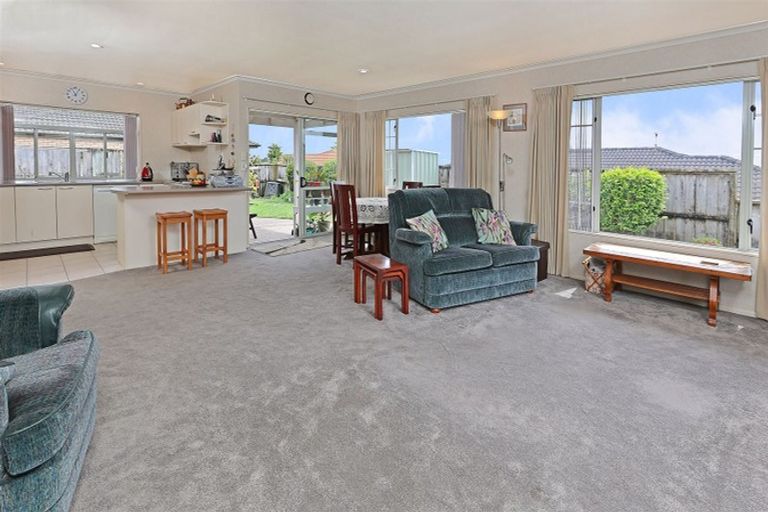 Photo of property in 5 Somerton Rise, Henderson, Auckland, 0612