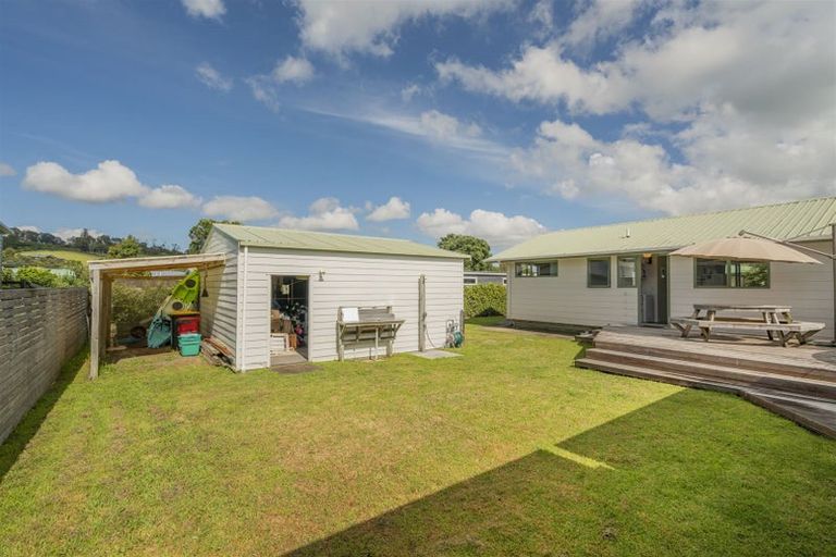 Photo of property in 23 Hawk Hill Crescent, Cooks Beach, Whitianga, 3591
