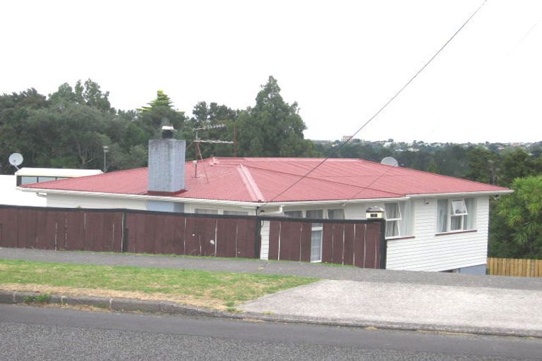 Photo of property in 34 Seaview Road, Castor Bay, Auckland, 0620