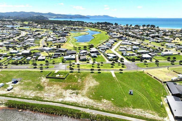 Photo of property in 332 Harbour Drive East, Matarangi, Whitianga, 3592