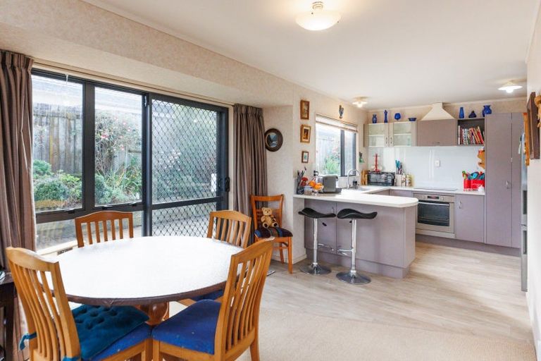 Photo of property in 6 Jordan Way, Kelvin Grove, Palmerston North, 4414