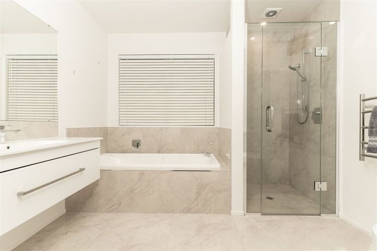 Photo of property in 52 Mccormacks Bay Road, Mount Pleasant, Christchurch, 8081