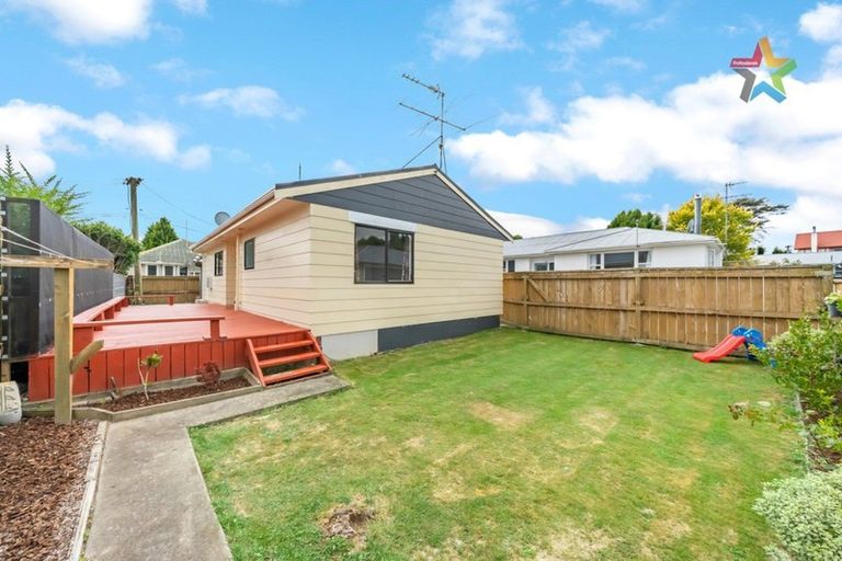 Photo of property in 1/25a Ward Street, Trentham, Upper Hutt, 5018
