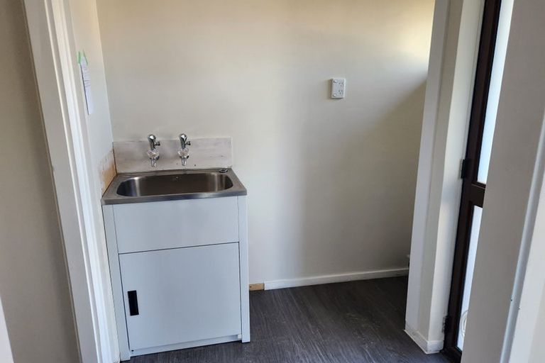 Photo of property in 30 Noeleen Street, Glenfield, Auckland, 0629