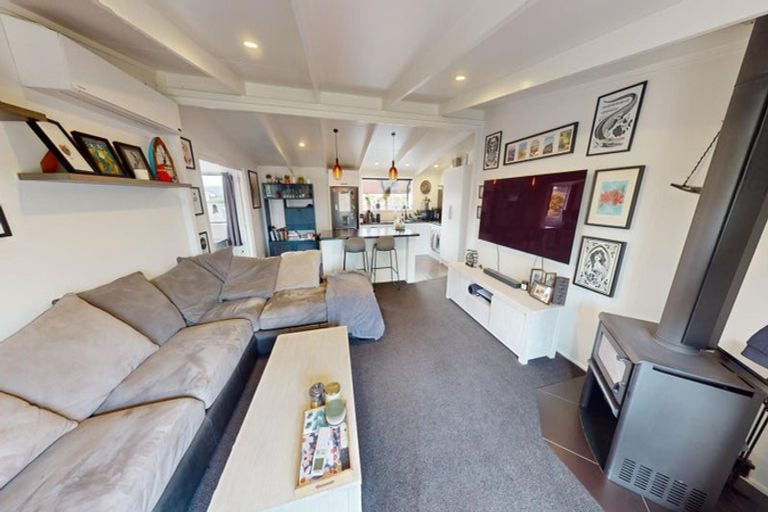 Photo of property in 23 Colonial Place, Kelvin Grove, Palmerston North, 4414