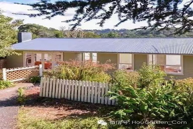 Photo of property in 63 Manuka Road, Bayview, Auckland, 0629