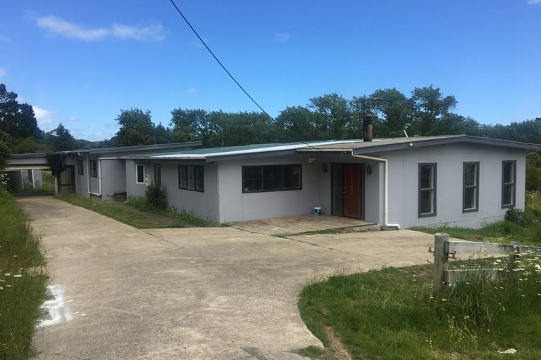 Photo of property in 695 State Highway 16, Kumeu, 0891