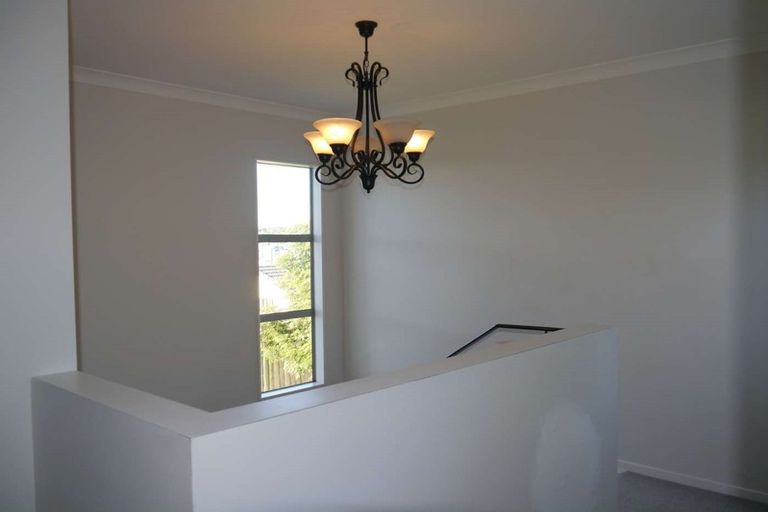 Photo of property in 4 Liscooly Place, Flat Bush, Auckland, 2019