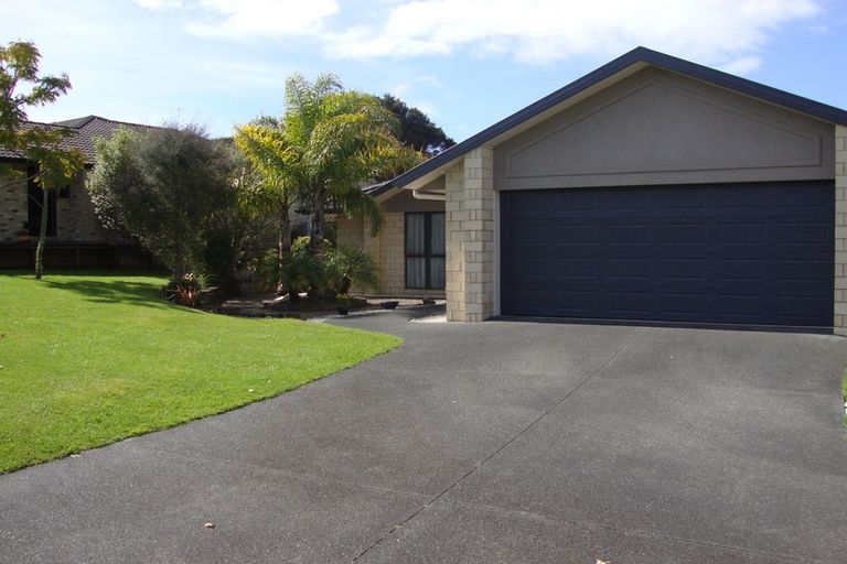 Photo of property in 28 Halyard Loop, Haruru, 0204