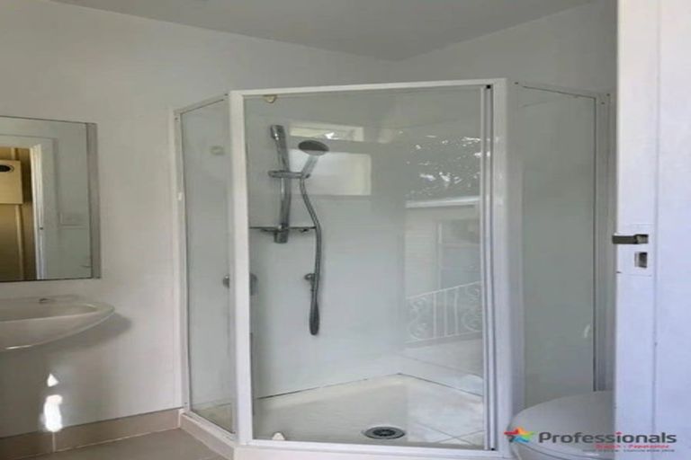 Photo of property in 11a Woodvale Road, Glen Eden, Auckland, 0602