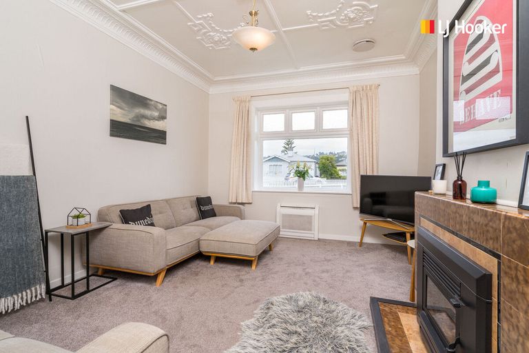 Photo of property in 10 Hargest Crescent, Saint Kilda, Dunedin, 9012