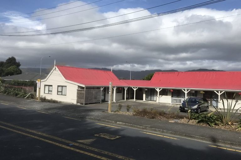 Photo of property in 252 Grounsell Crescent, Belmont, Lower Hutt, 5010