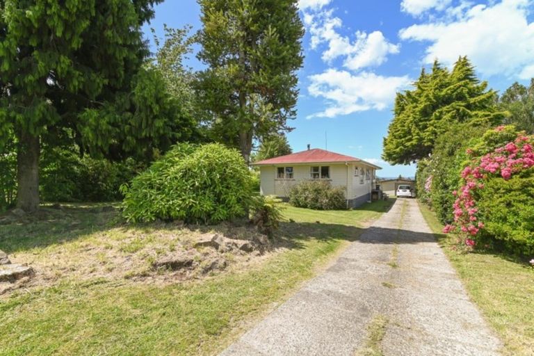 Photo of property in 27 Island View Road, Western Heights, Rotorua, 3015