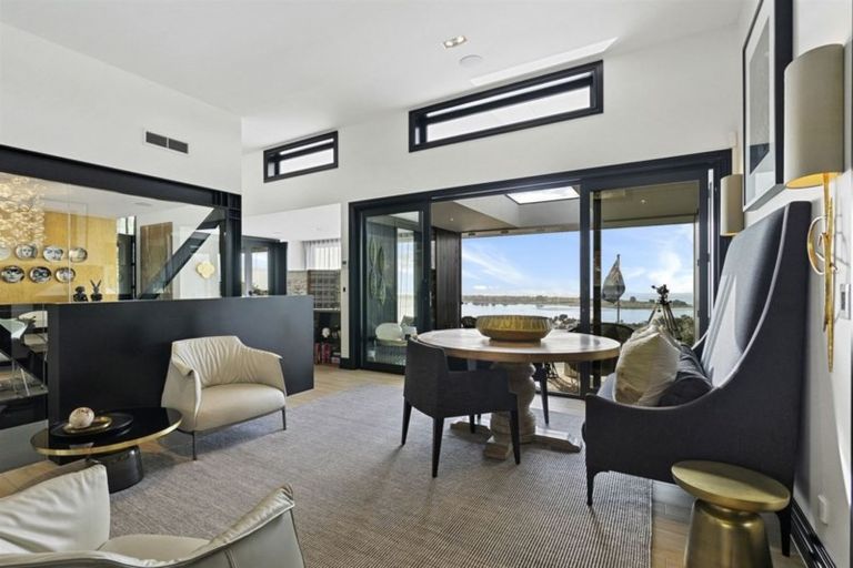 Photo of property in 12 Challenger Lane, Redcliffs, Christchurch, 8081