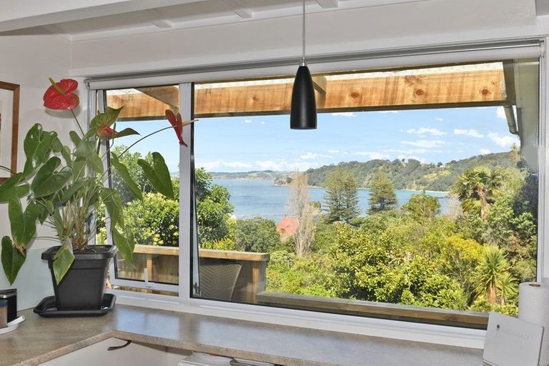 Photo of property in 8 Hillside Crescent, Leigh, 0985