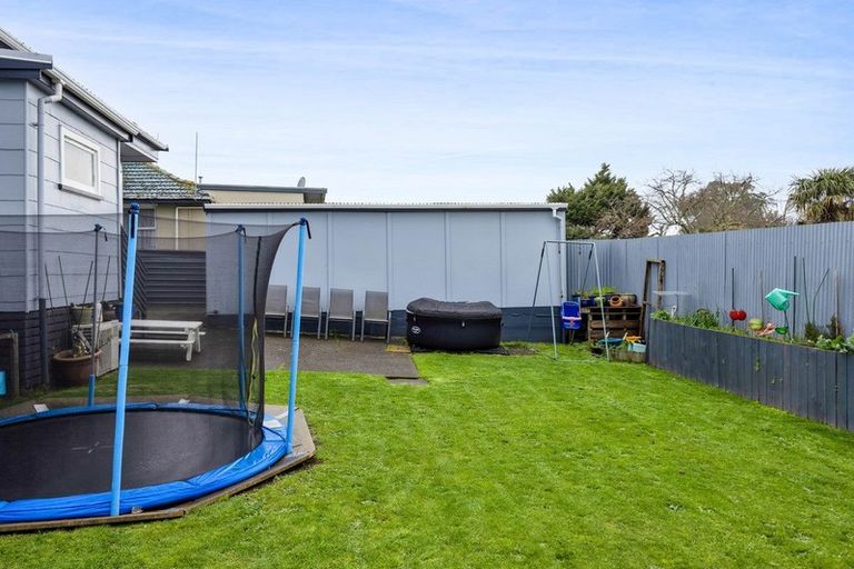 Photo of property in 26 Tawhiti Road, Hawera, 4610