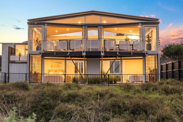 Photo of property in 4 Lagoon Way, Omaha, 0986