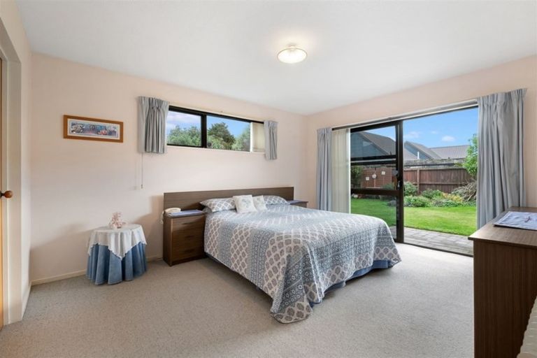Photo of property in 16 Arkwright Place, Halswell, Christchurch, 8025