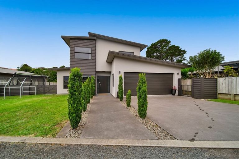 Photo of property in 13 Te Arakete Place, Hurworth, New Plymouth, 4310