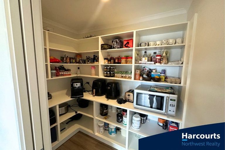 Photo of property in 6 Walnut Road, Riverhead, 0820