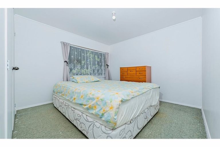 Photo of property in 1/96 Edmonton Road, Henderson, Auckland, 0612