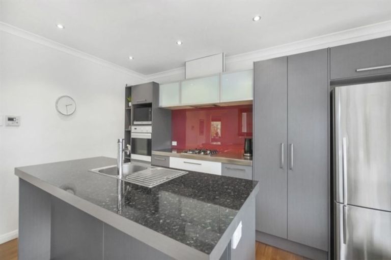 Photo of property in 8 Trist Place, Edgeware, Christchurch, 8013