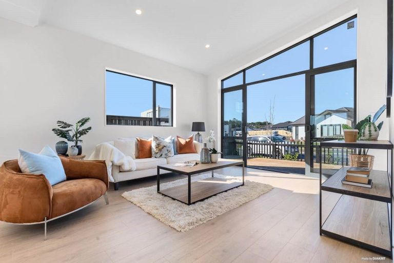 Photo of property in 40 Jane Maree Road, Kumeu, 0810