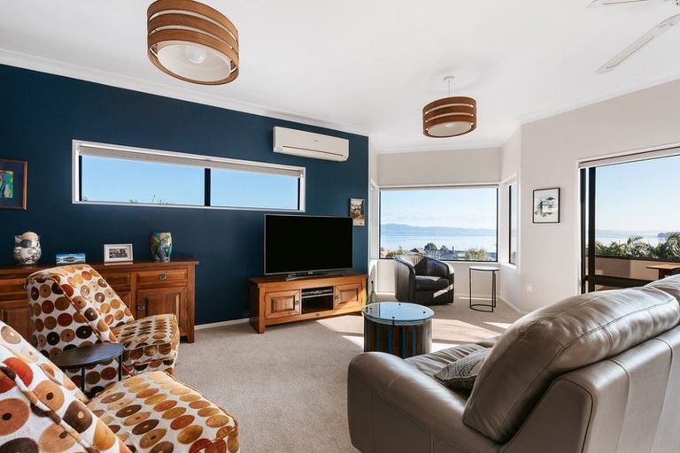 Photo of property in 1 Ruamoana Place, Omokoroa, 3114