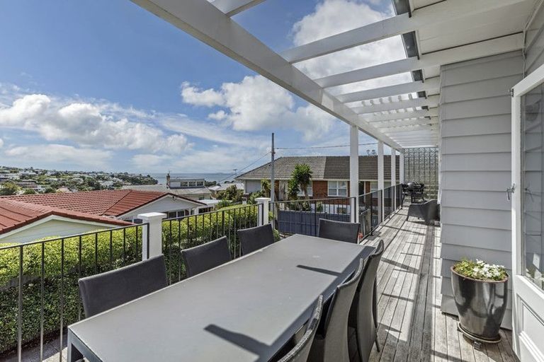 Photo of property in 1/41 East Coast Road, Milford, Auckland, 0620