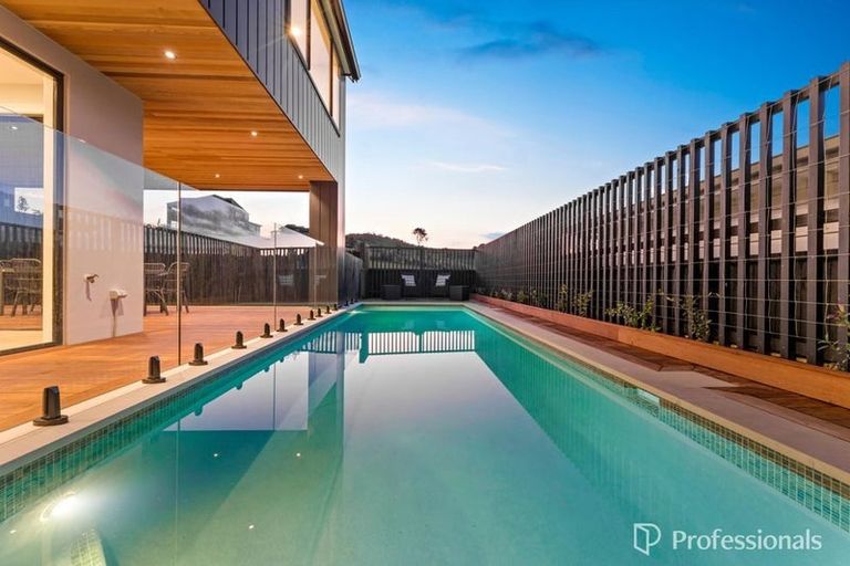 Photo of property in 5 Kotuitui Drive, Wainui, 0992