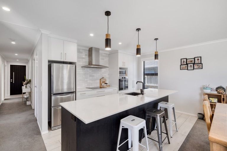 Photo of property in 2 Lion Place, Papamoa, 3118