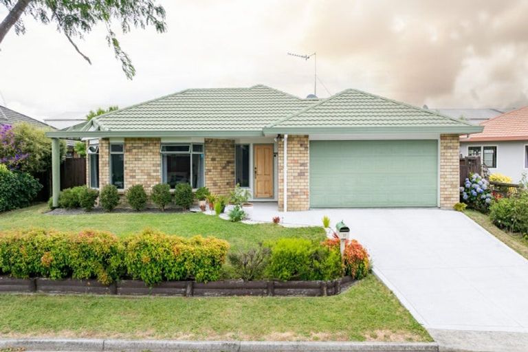 Photo of property in 37 Hastings Place, Hamilton Lake, Hamilton, 3204