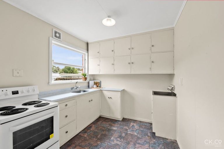 Photo of property in Oberon Flats, 48a Merton Street, Trentham, Upper Hutt, 5018