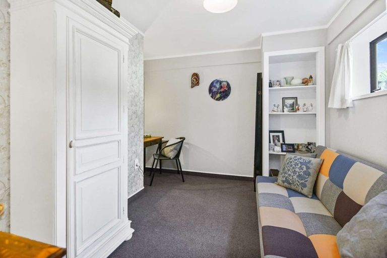 Photo of property in 109 James Cook Street, Havelock North, 4130