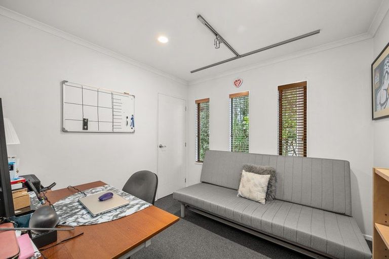 Photo of property in 29 Hogarth Rise, West Harbour, Auckland, 0618