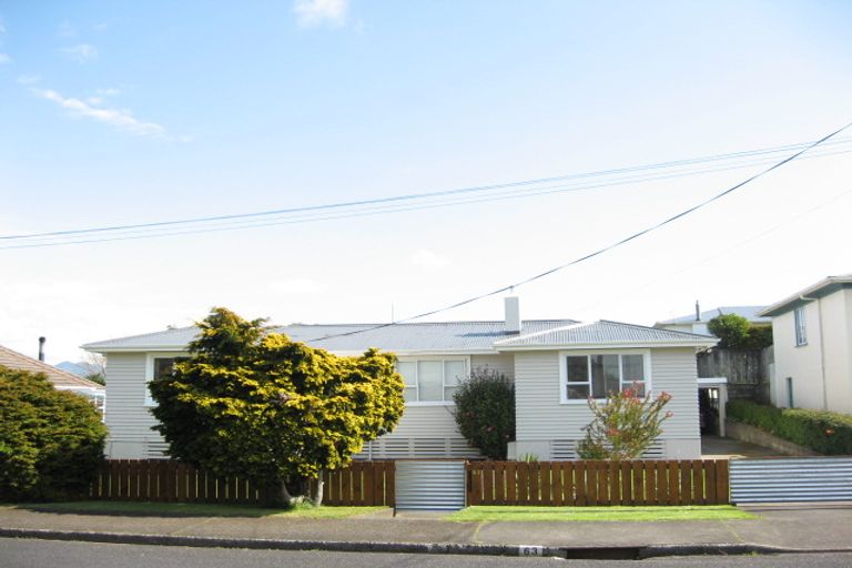 Photo of property in 63 Wallath Road, Westown, New Plymouth, 4310