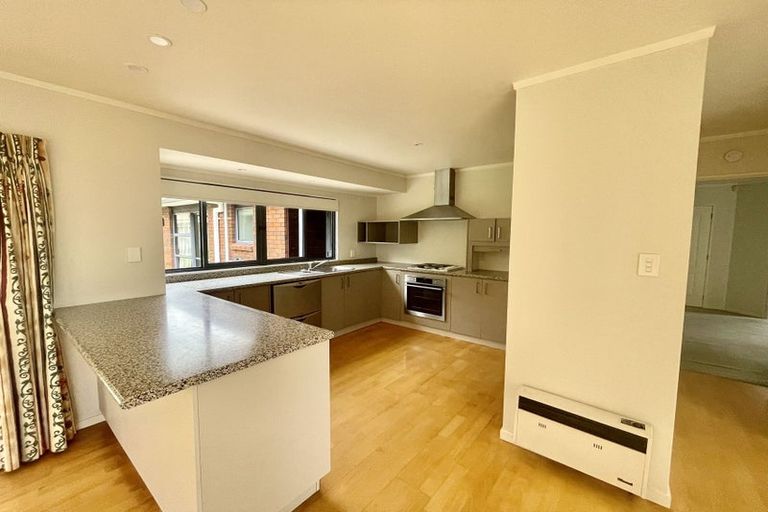Photo of property in 35 Peretao Rise, The Gardens, Auckland, 2105