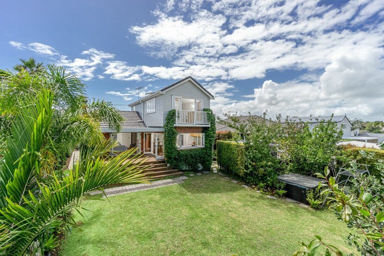 Photo of property in 5 Coronation Street, Belmont, Auckland, 0622