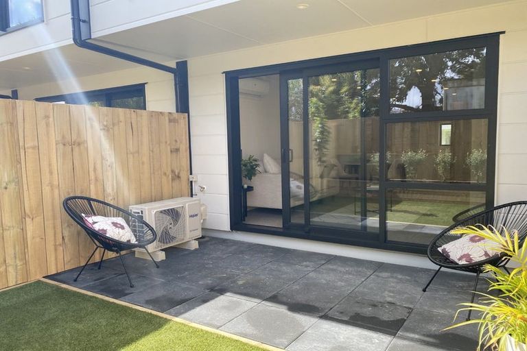 Photo of property in 6/43 Yeovil Road, Te Atatu Peninsula, Auckland, 0610