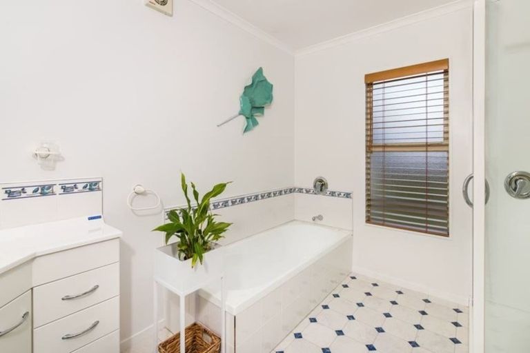 Photo of property in 11 Logan Avenue, Wharewaka, Taupo, 3330