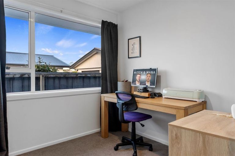 Photo of property in 9 Beeston Place, Redwood, Christchurch, 8051