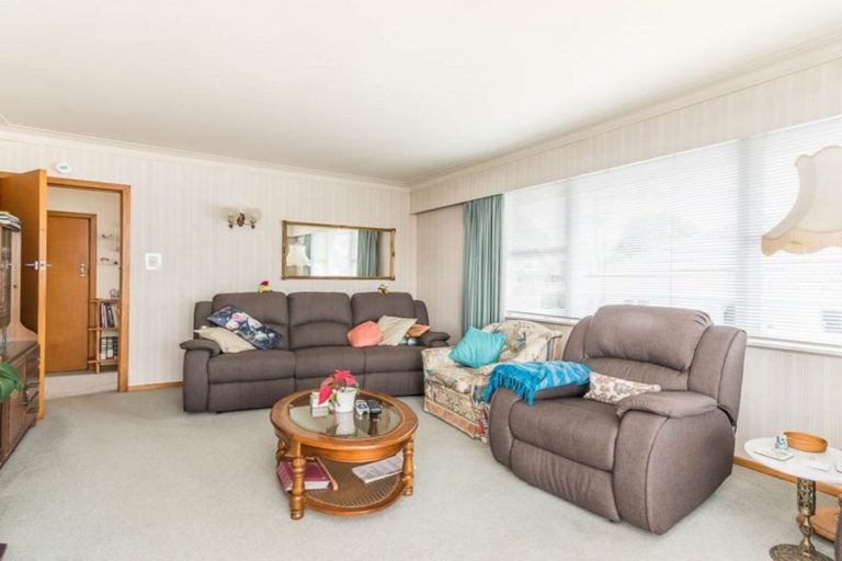 Photo of property in 125 Hutchinson Avenue, New Lynn, Auckland, 0600