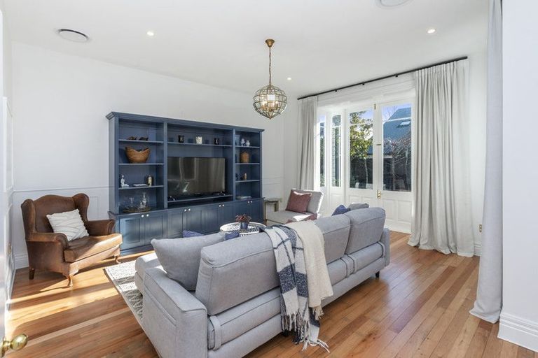 Photo of property in 41 Leinster Road, Merivale, Christchurch, 8014