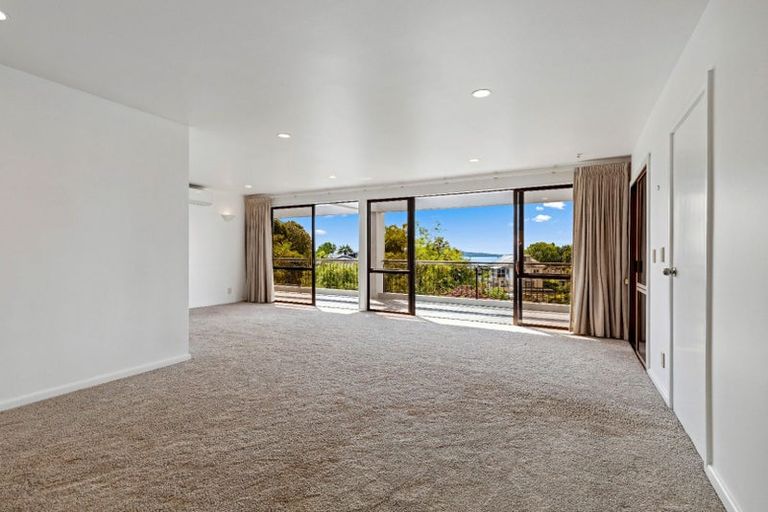 Photo of property in 35 Parr Terrace, Castor Bay, Auckland, 0620