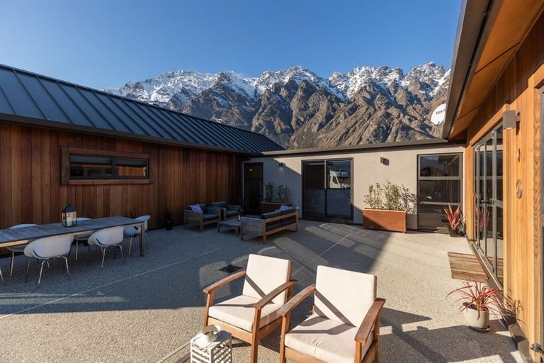 Photo of property in 5 Hackett Road, Jacks Point, Queenstown, 9371